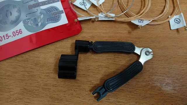 Newtone Strings 3 in 1 Saitenkurbel Werkzeug