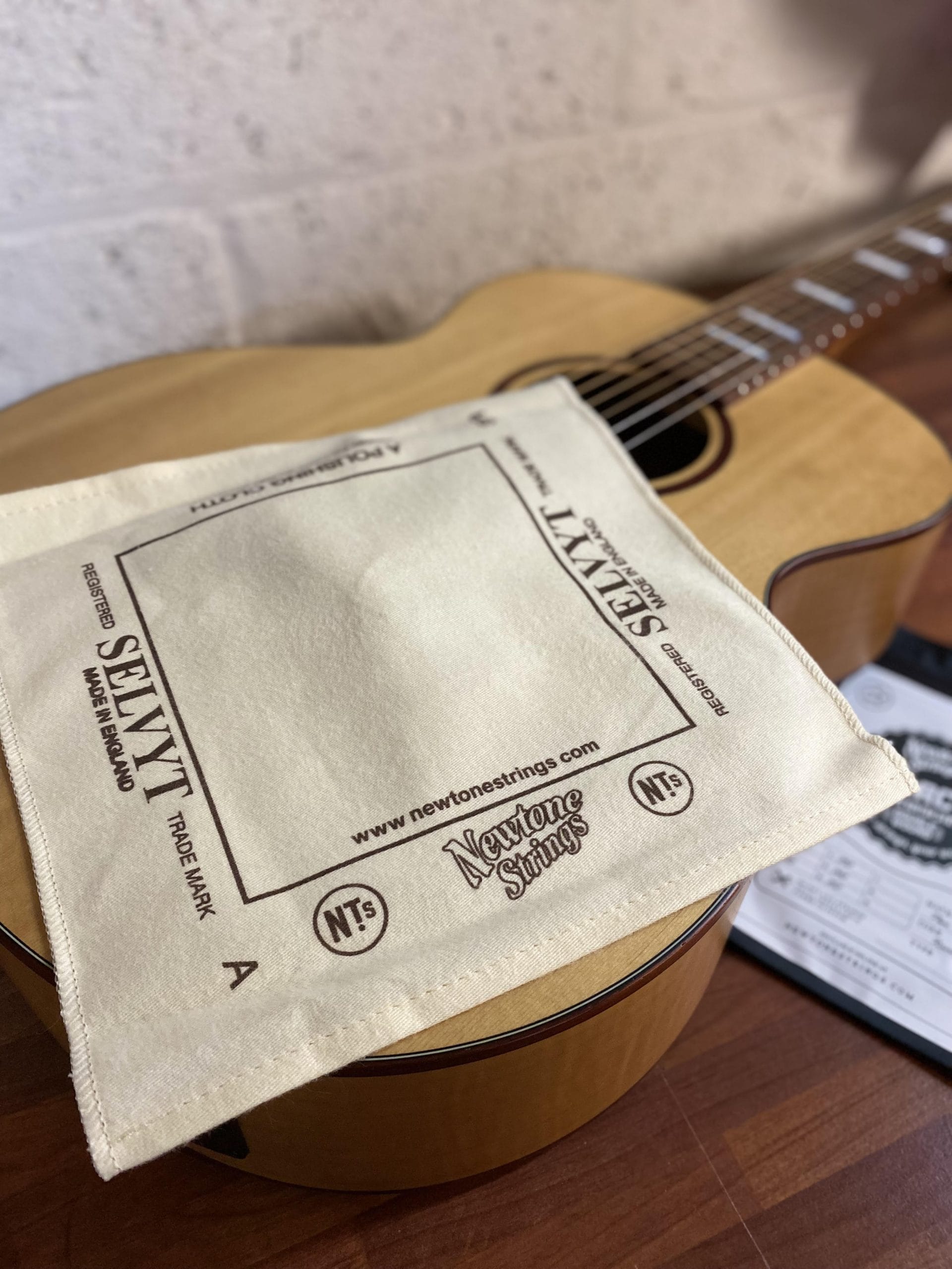 Newtone Reinigungstuch Selvyt Tuch für Gitarre Bass