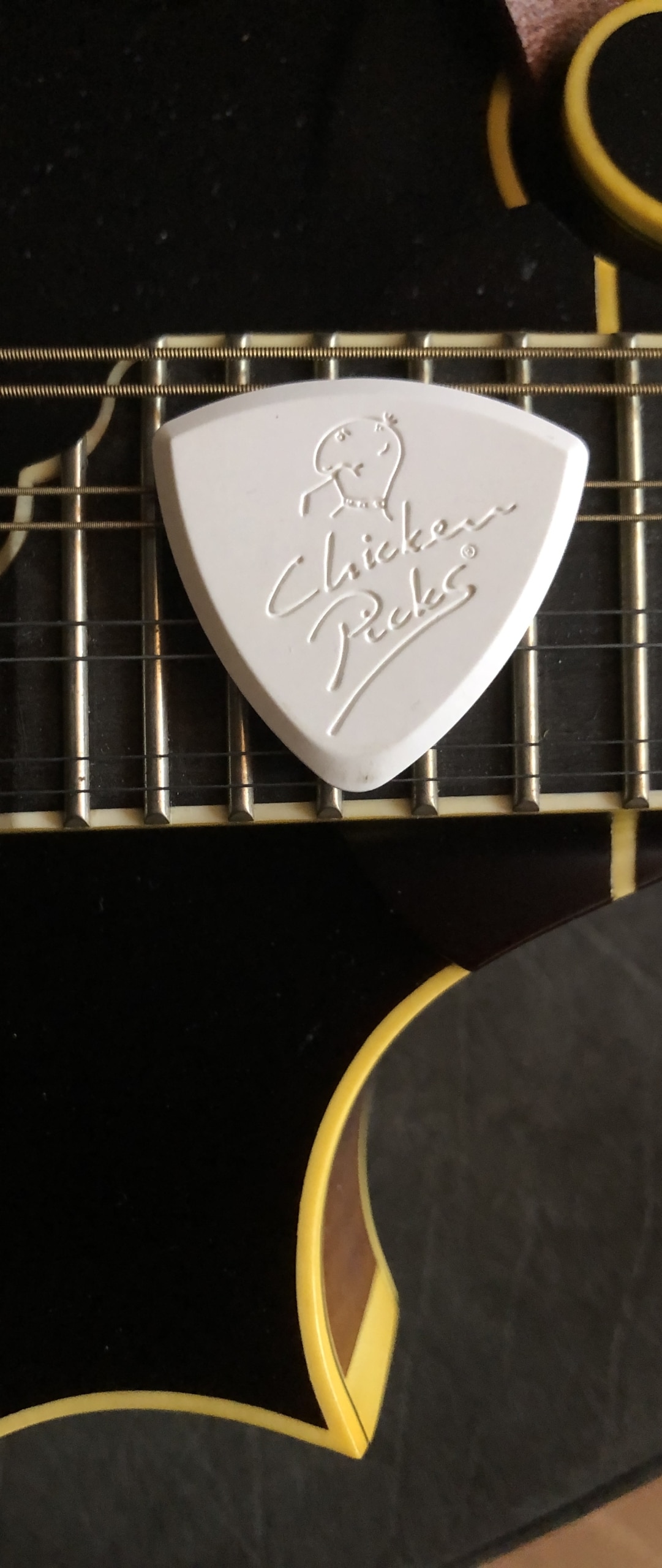 ChickenPicks Bermuda III XL 2,1 mm Bassplektrum Thermoset Dreieck