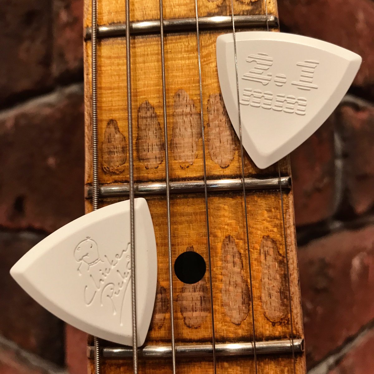 ChickenPicks Combi Set Bermuda III Pointy 2,1 + 2,7 mm Plektrum
